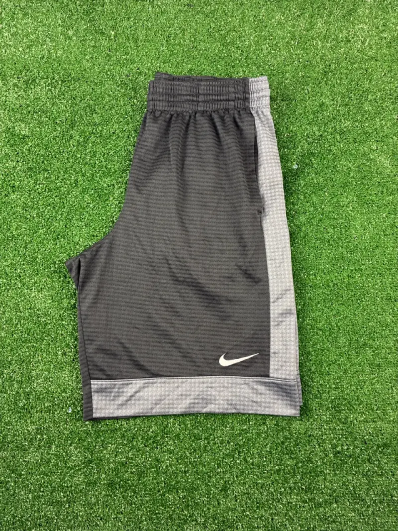 ♻️Shorts deportivos Nike grises para hombre - 5
