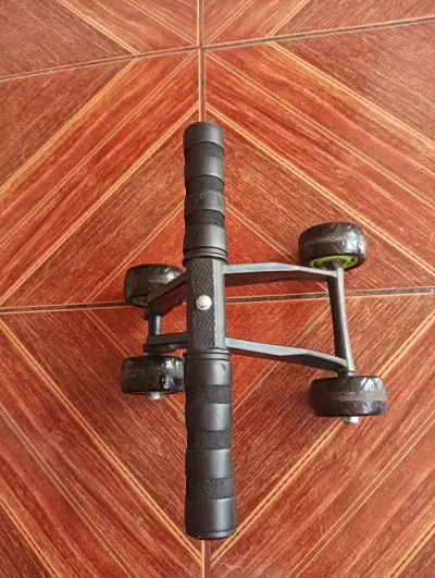 Rueda de ejercicio abdominal con 4 ruedas - miniatura 1