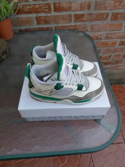 Zapatillas deportivas Air Jordan blancas y verdes - miniatura 1