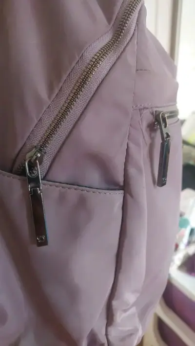 Mochila rosada saxofones  con múltiples bolsillos - miniatura 2
