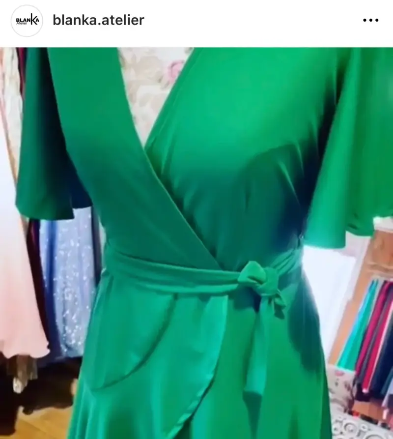 Vestido verde Blanka Atelier cruzado con cinturón - 4