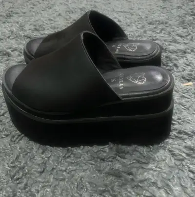 Chaqueta de cuero sintético negra con cierre - miniatura 6