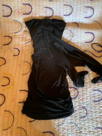 Vestido largo negro elegante para mujer - miniatura 2