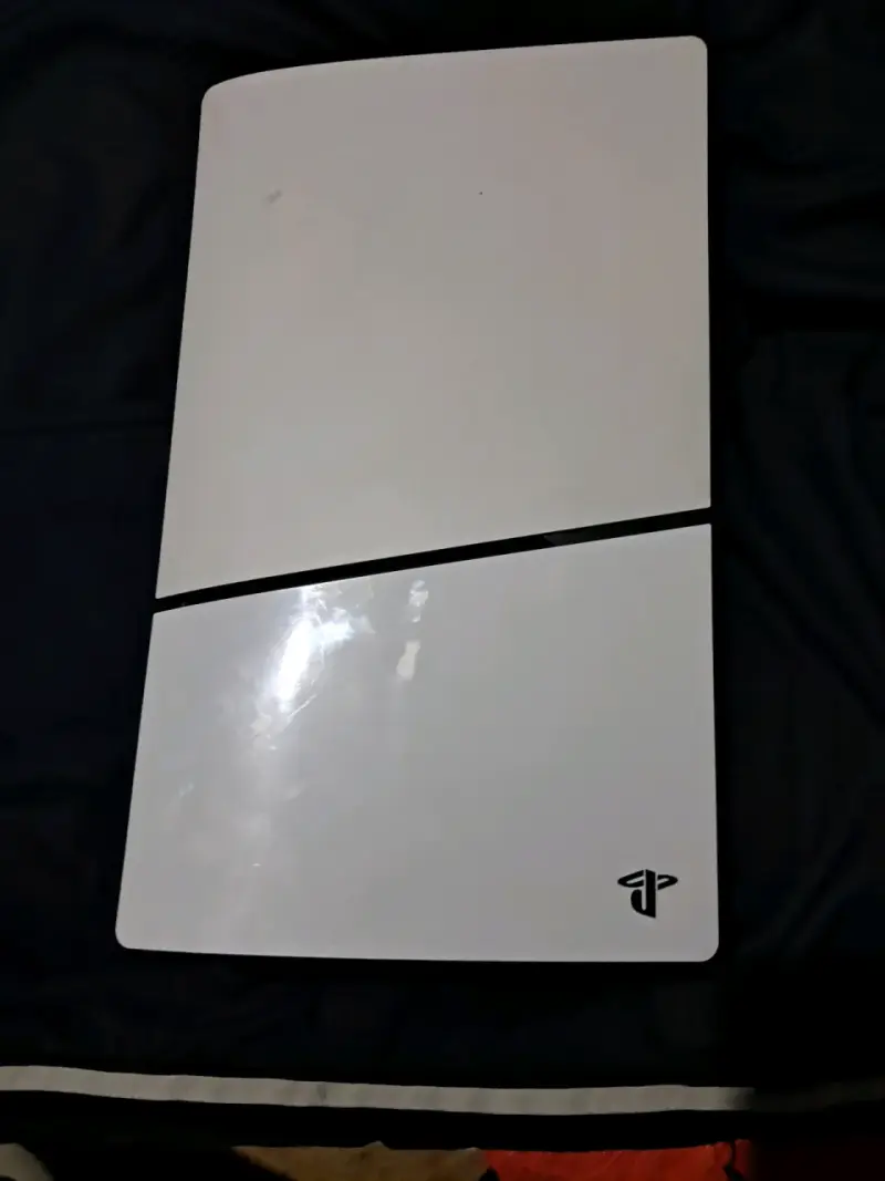 Consola PS5 Digital Edition con dos controles - 2