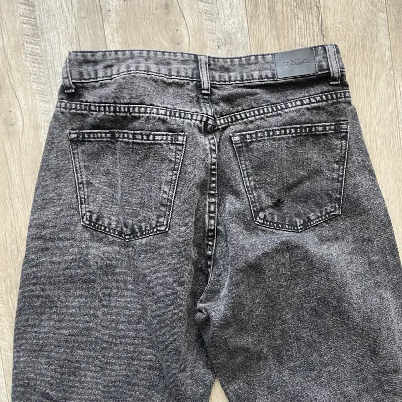 Jeans negros desgastados ancho para mujer Sybilla - 4
