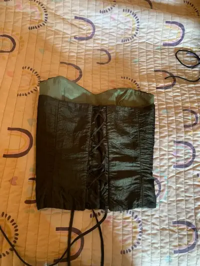 Corset negro con diseño ajustable - miniatura 2