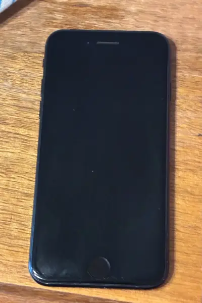 iPhone 7 Negro en Buen Estado - miniatura 1