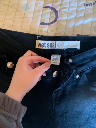 Jeans negros tiro bajo - miniatura 2