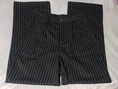 Pack de tres pantalones para mujer talla 36 nuevos - miniatura 2