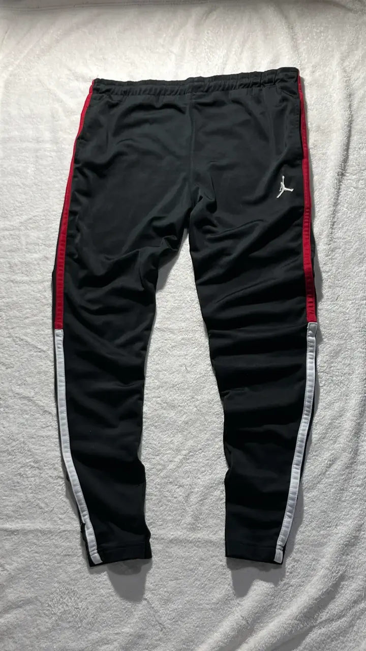 Pantalones deportivos negro jordan logo bordado - 1