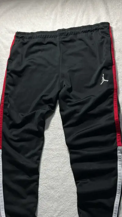 Pantalones deportivos negro jordan logo bordado - miniatura 2