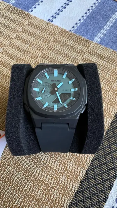 Reloj deportivo Skmei negro con pantalla digital - miniatura 1