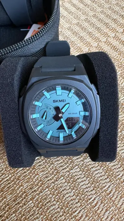 Reloj deportivo Skmei negro con pantalla digital - miniatura 2