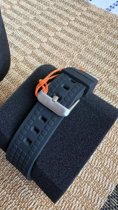 Reloj deportivo negro Skmei resistente al agua - miniatura 3