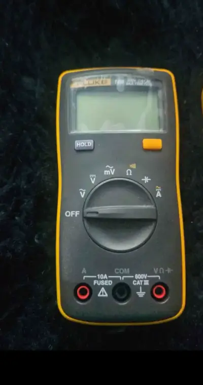 Multímetro Digital Fluke 106 Compacto - miniatura 1