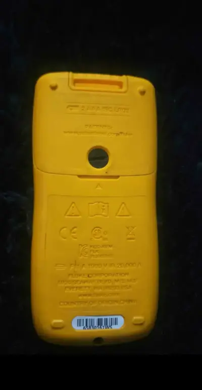 Multímetro Digital Fluke 106 Compacto - miniatura 2