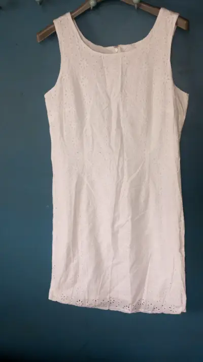 Vestido blanco sin mangas - miniatura 1