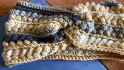 Cintillo tejido a crochet multicolor - miniatura 2