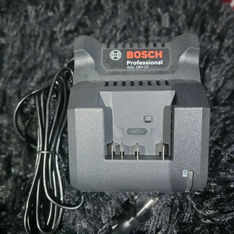 Taladro Bosch + 2 Baterias + cargador - 4