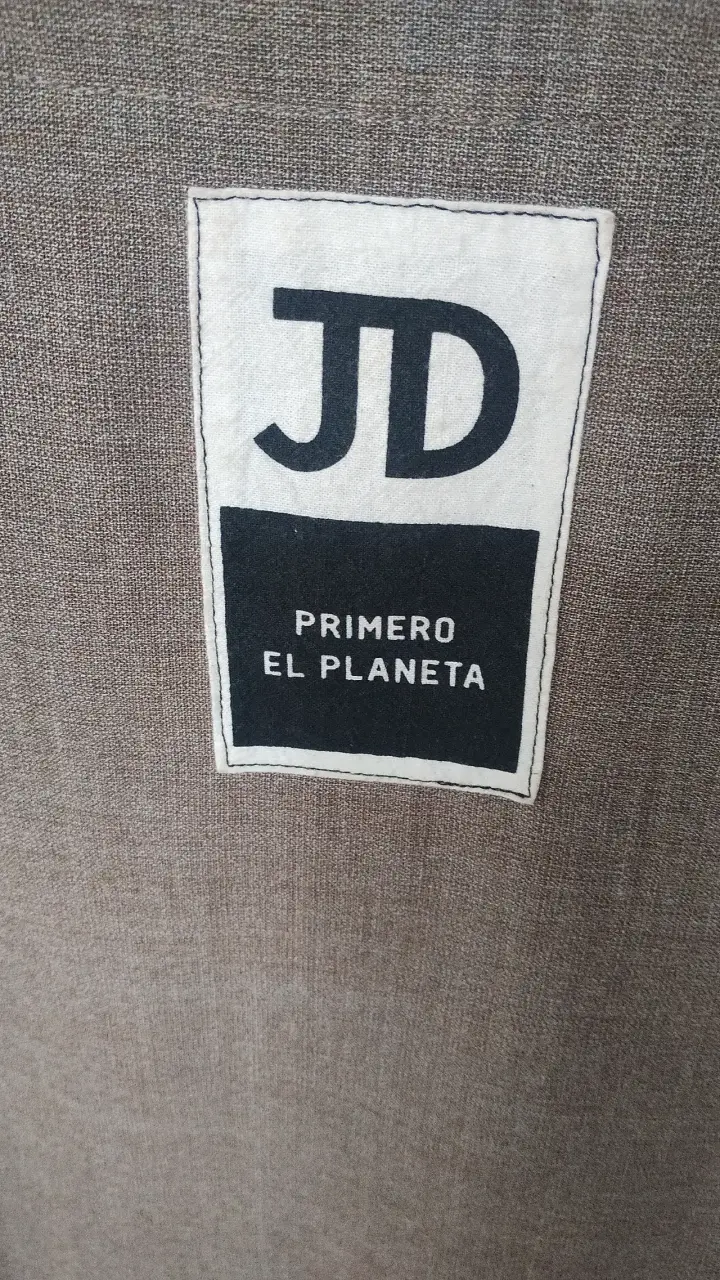 Polera beige con diseño naranja artesanal - 6