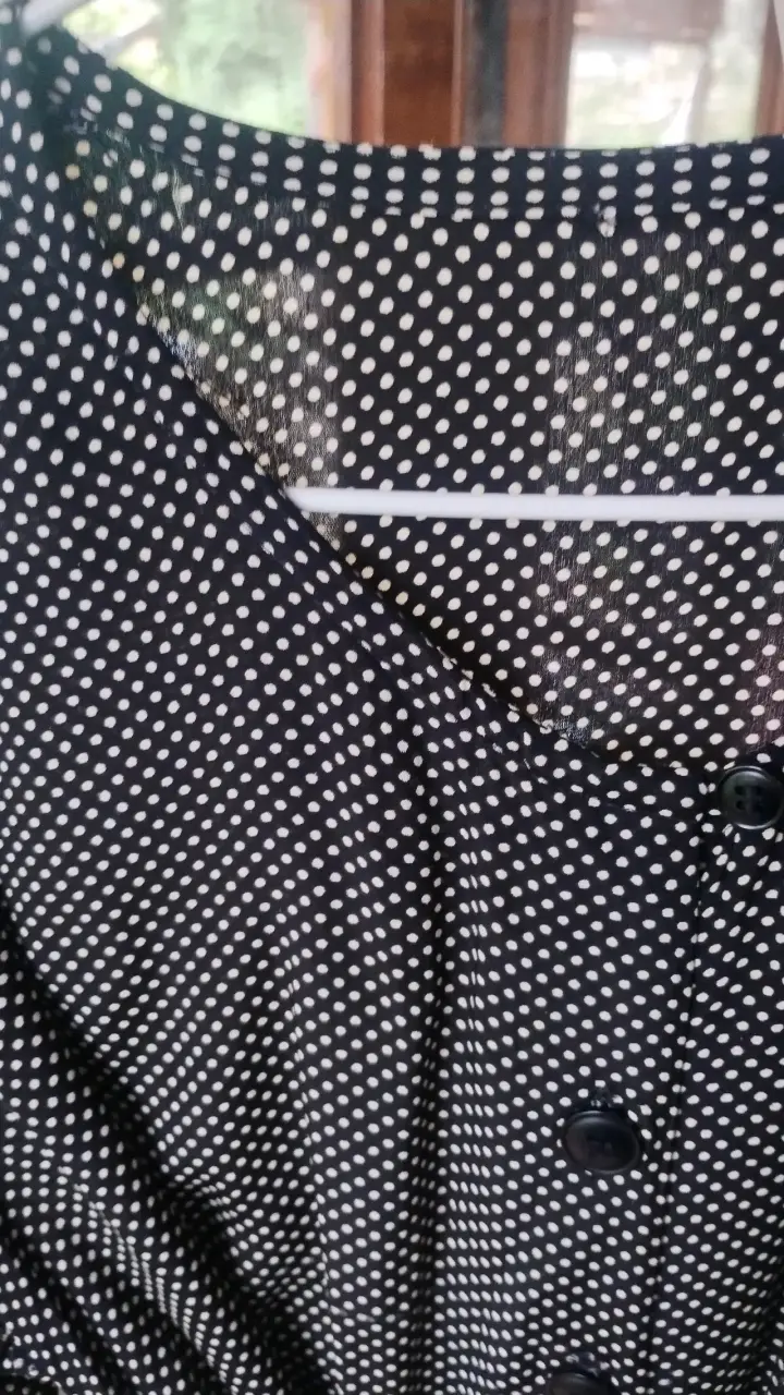 Blusa de lunares negra con lazo