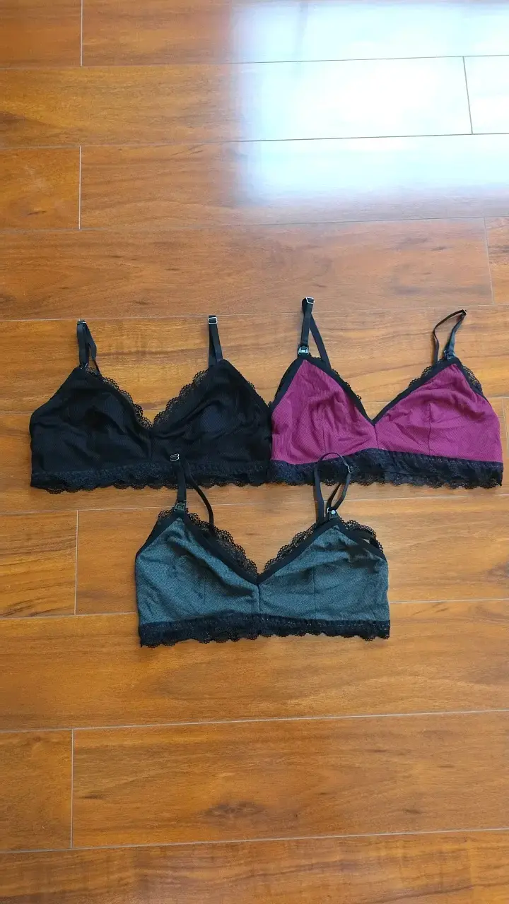 Set de bralettes de encaje en varios colores