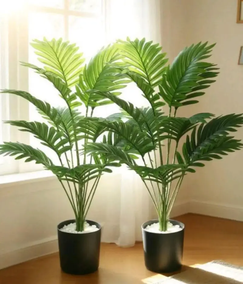 Plantas decorativas artificiales en maceta