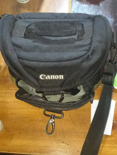 Cámara Canon EOS con accesorios y lentes - miniatura 4