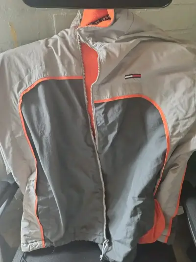 Cortaviento Tommy Hilfiger gris y naranja - miniatura 2