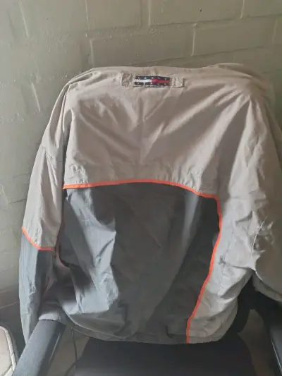 Cortaviento Tommy Hilfiger gris y naranja - miniatura 3