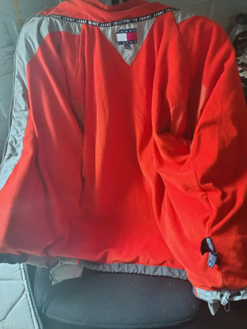 Cortaviento Tommy Hilfiger gris y naranja - 5