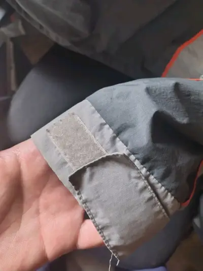 Cortaviento Tommy Hilfiger gris y naranja - miniatura 6