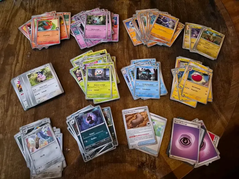 Colección de Cartas Pokémon Variadas 175 cartas
