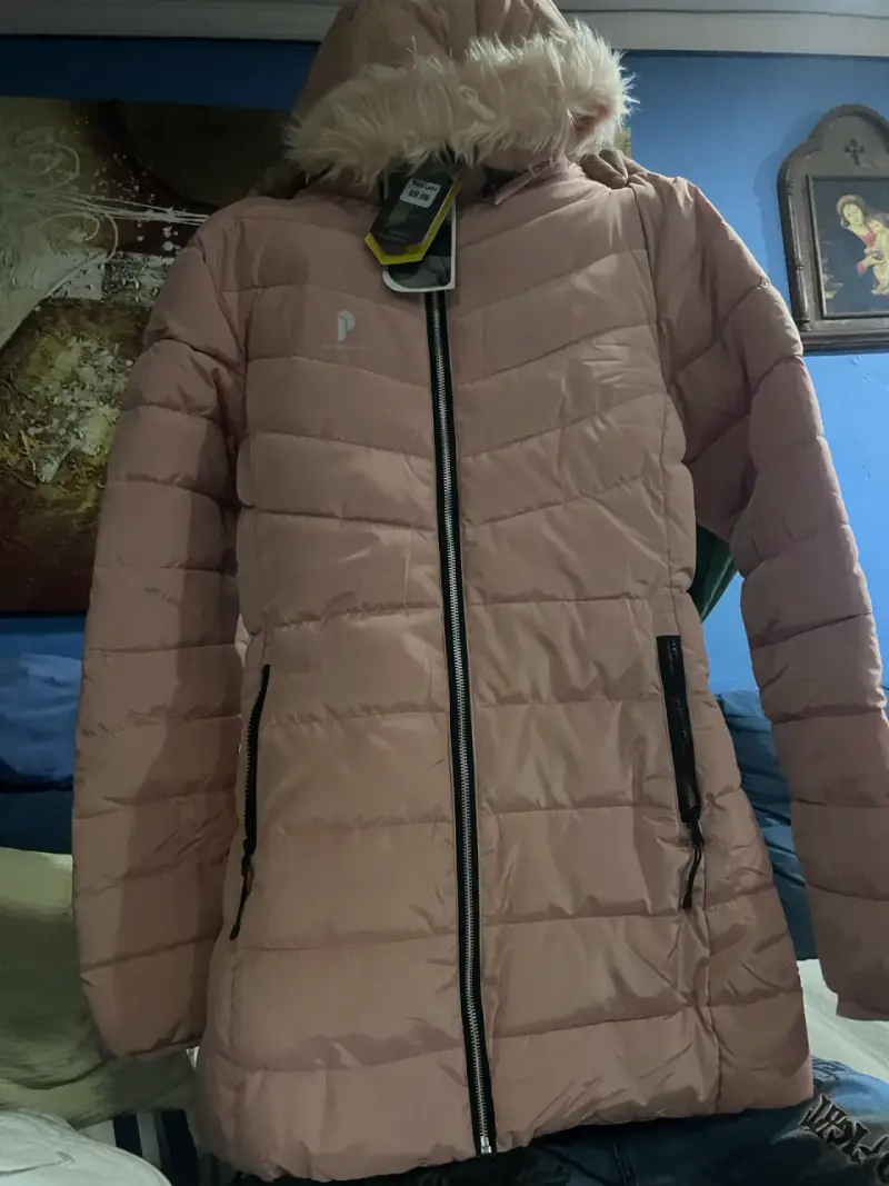 Chaqueta acolchada rosada con capucha - 2