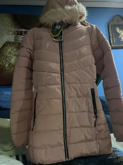 Chaqueta acolchada rosada con capucha - miniatura 2