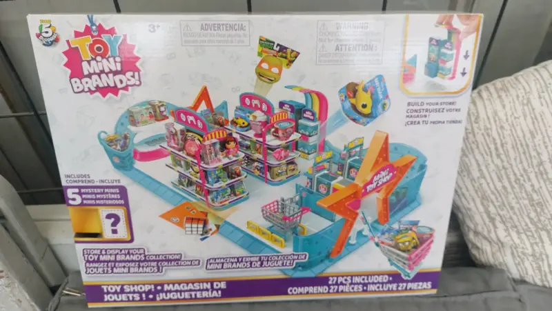 Set de Juguetes Toy Mini Brands con 27 Piezas