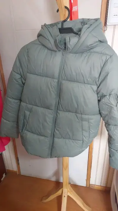 Chaqueta acolchada verde con capucha Sybilla - miniatura 1