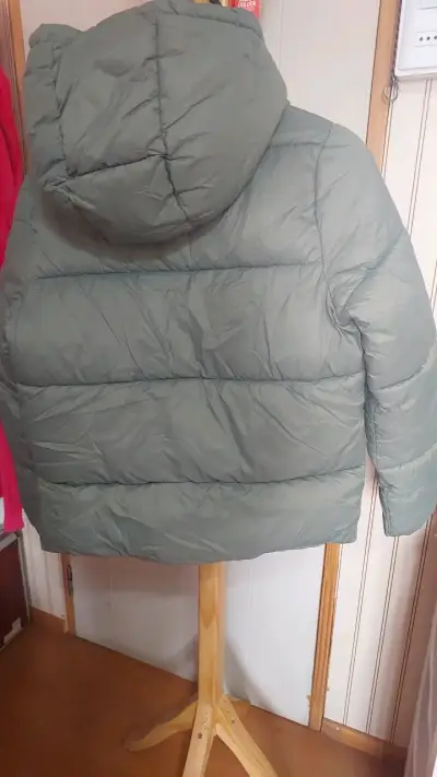 Chaqueta acolchada verde con capucha Sybilla - miniatura 3