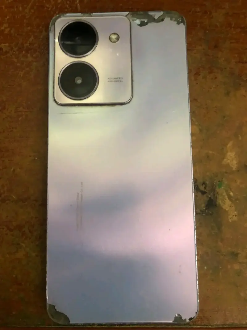 Vivo Y27 5g con defecto en parte de atras - 4