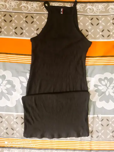 Falda de mezclilla con cierres y detalles desgastados - miniatura 4