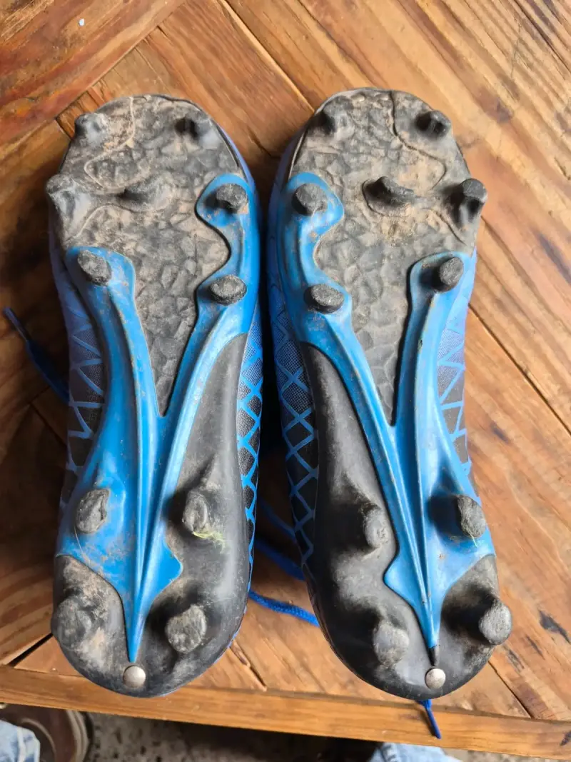 Zapatillas de fútbol azules talla 32 - 2