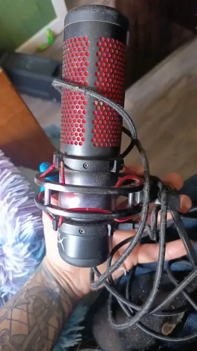 Micrófono HyperX con soporte antivibración - miniatura 2