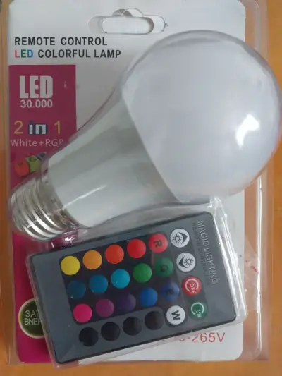 Lámpara LED Colorida con Control Remoto - miniatura 2