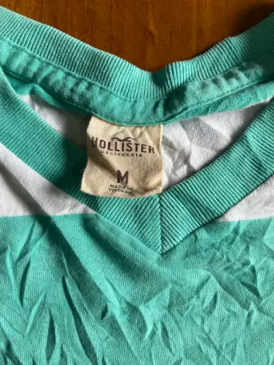Polera a rayas verde y blanca Hollister - miniatura 3