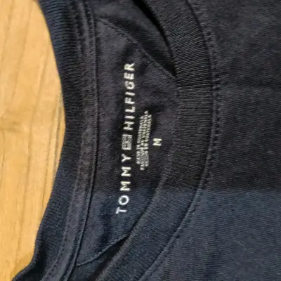Polera Tommy Hilfiger azul con diseño de rayas - miniatura 4