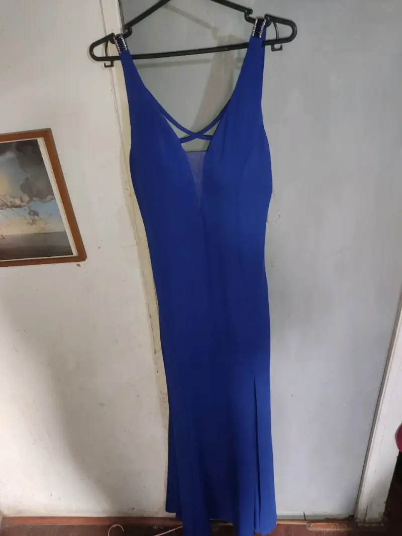 Vestido largo azul con escote profundo - 4