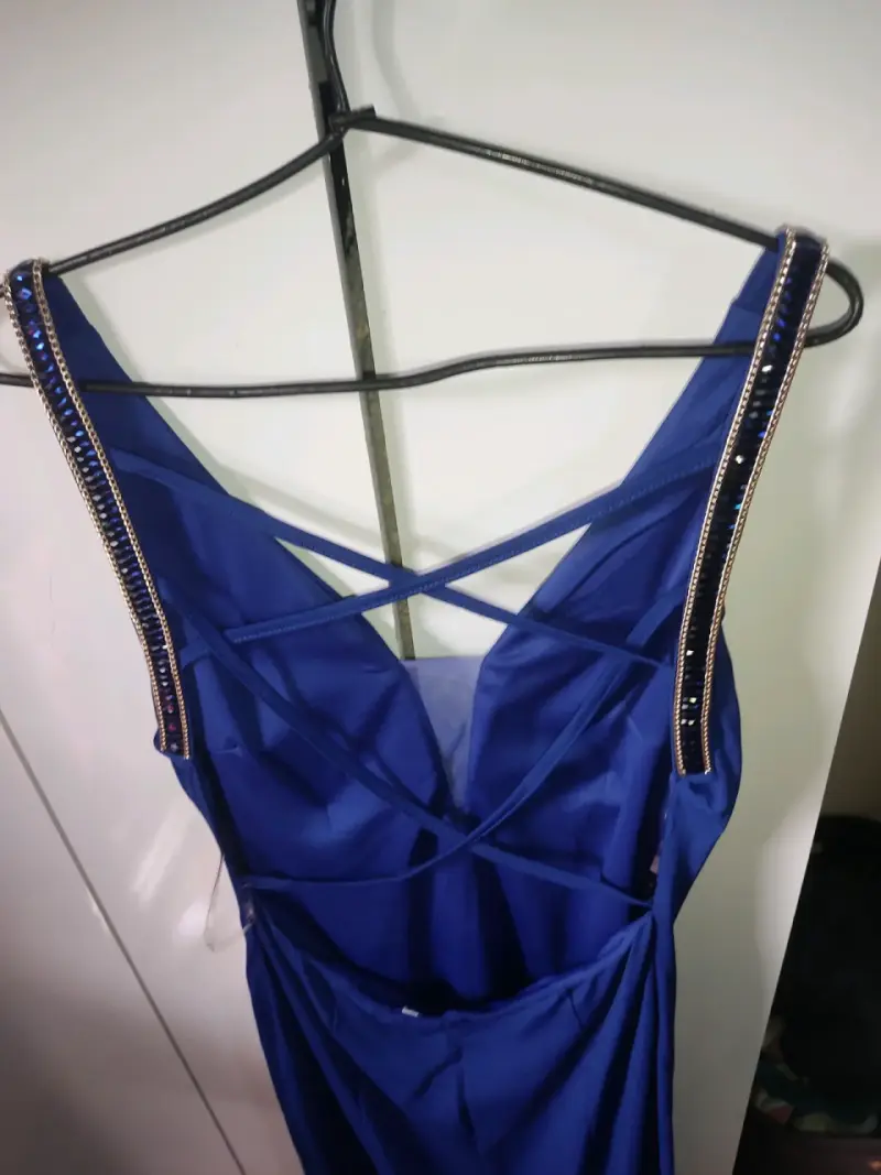 Vestido largo azul con escote profundo - 10