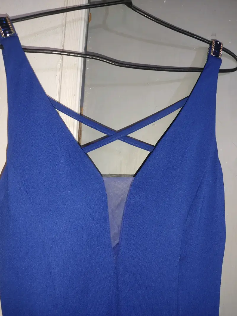 Vestido largo azul con escote profundo - 11