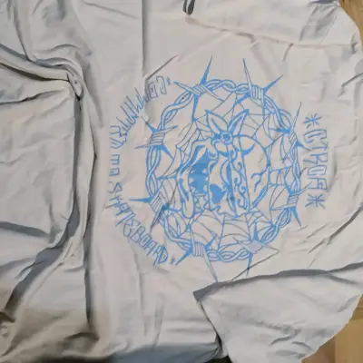 Polera blanca con diseño azul - miniatura 5
