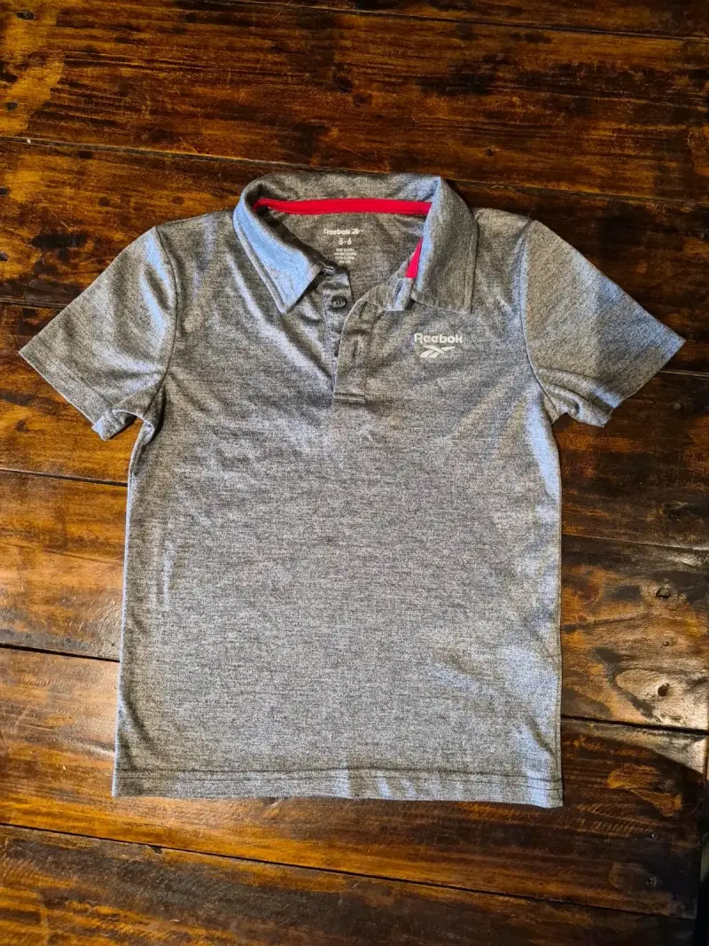 Polera Polo Gris Reebok para Niño talla 5-6